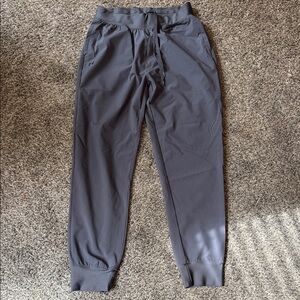 EUC Women’s Under Armour Grey Joggers - Size M